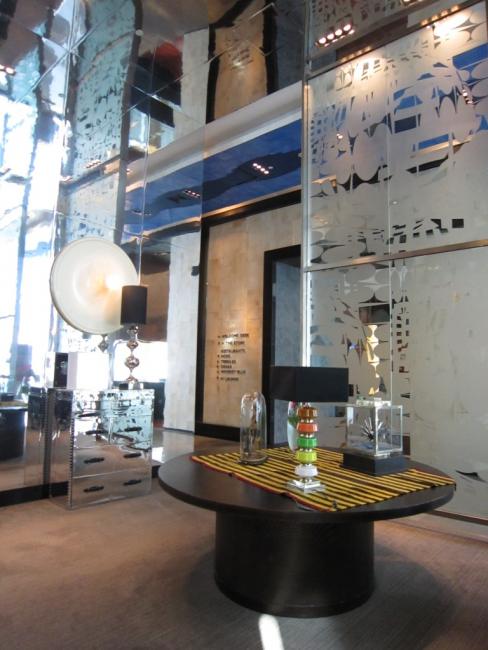 Lobby-04.JPG